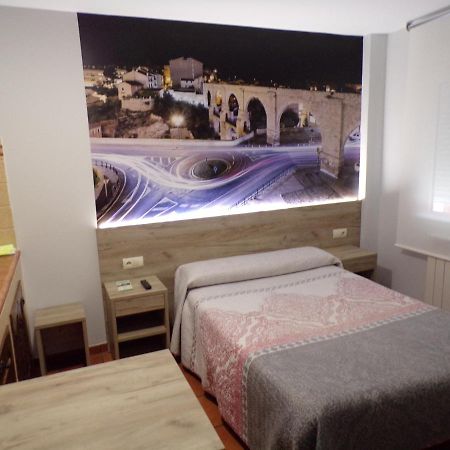 Hostal Serruchi テルエル エクステリア 写真