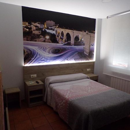 Hostal Serruchi テルエル エクステリア 写真