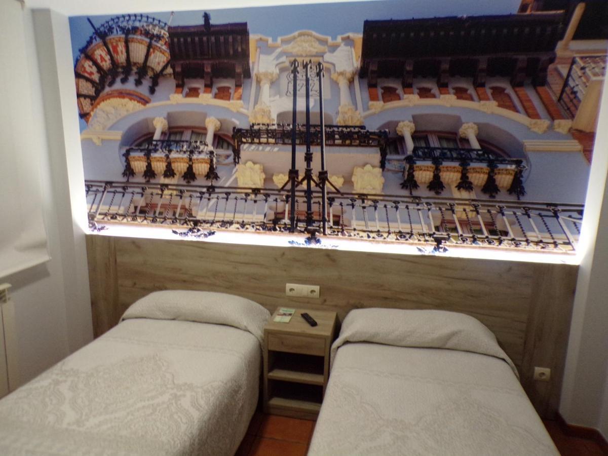 Hostal Serruchi テルエル エクステリア 写真