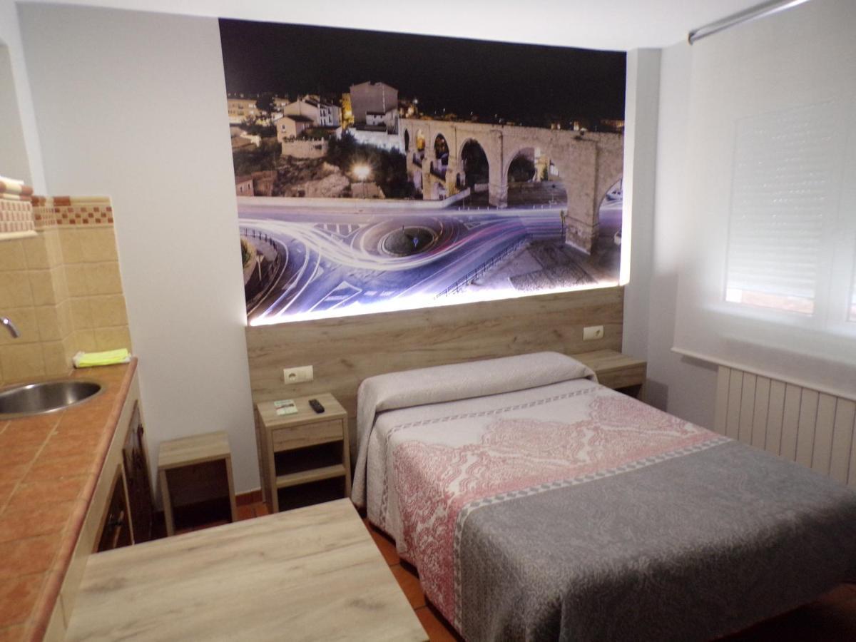 Hostal Serruchi テルエル エクステリア 写真