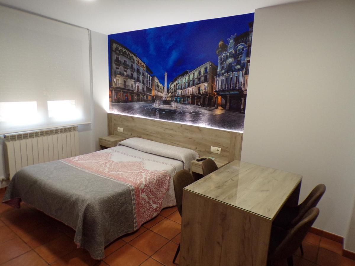 Hostal Serruchi テルエル エクステリア 写真