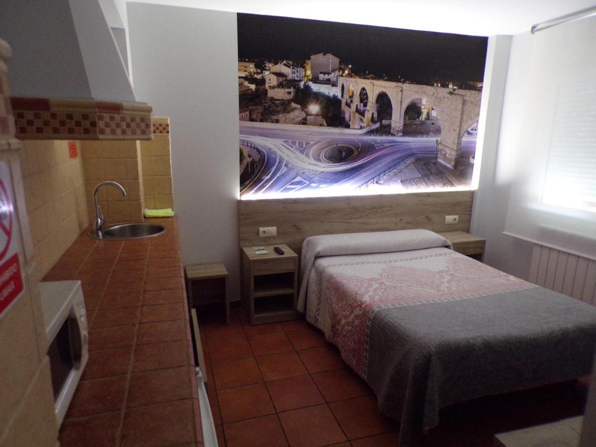 Hostal Serruchi テルエル エクステリア 写真