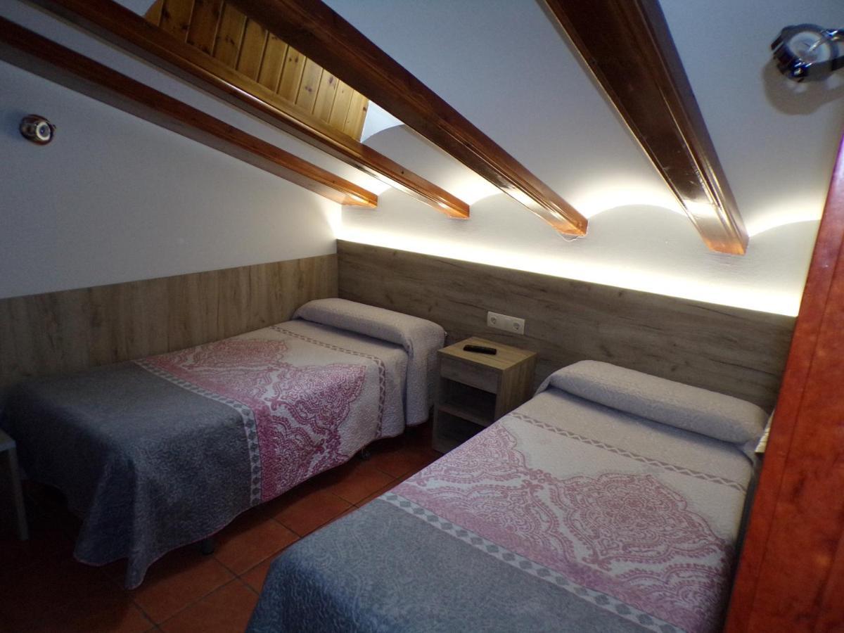 Hostal Serruchi テルエル エクステリア 写真