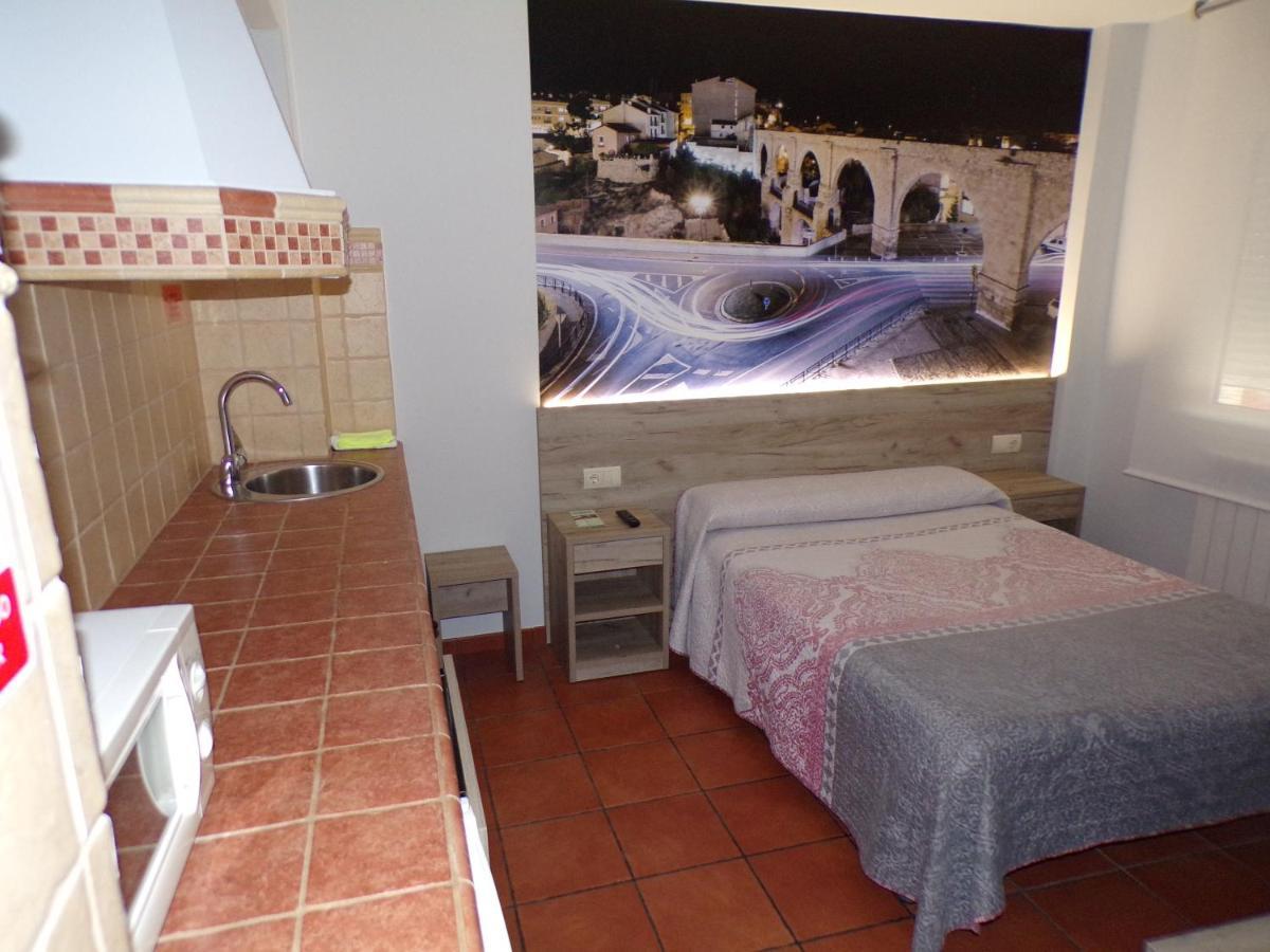 Hostal Serruchi テルエル エクステリア 写真
