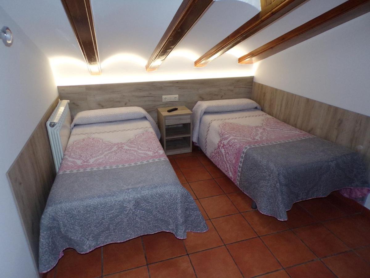 Hostal Serruchi テルエル エクステリア 写真