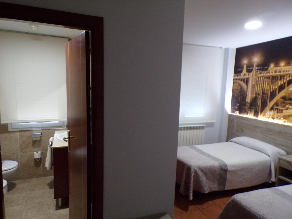 Hostal Serruchi テルエル エクステリア 写真