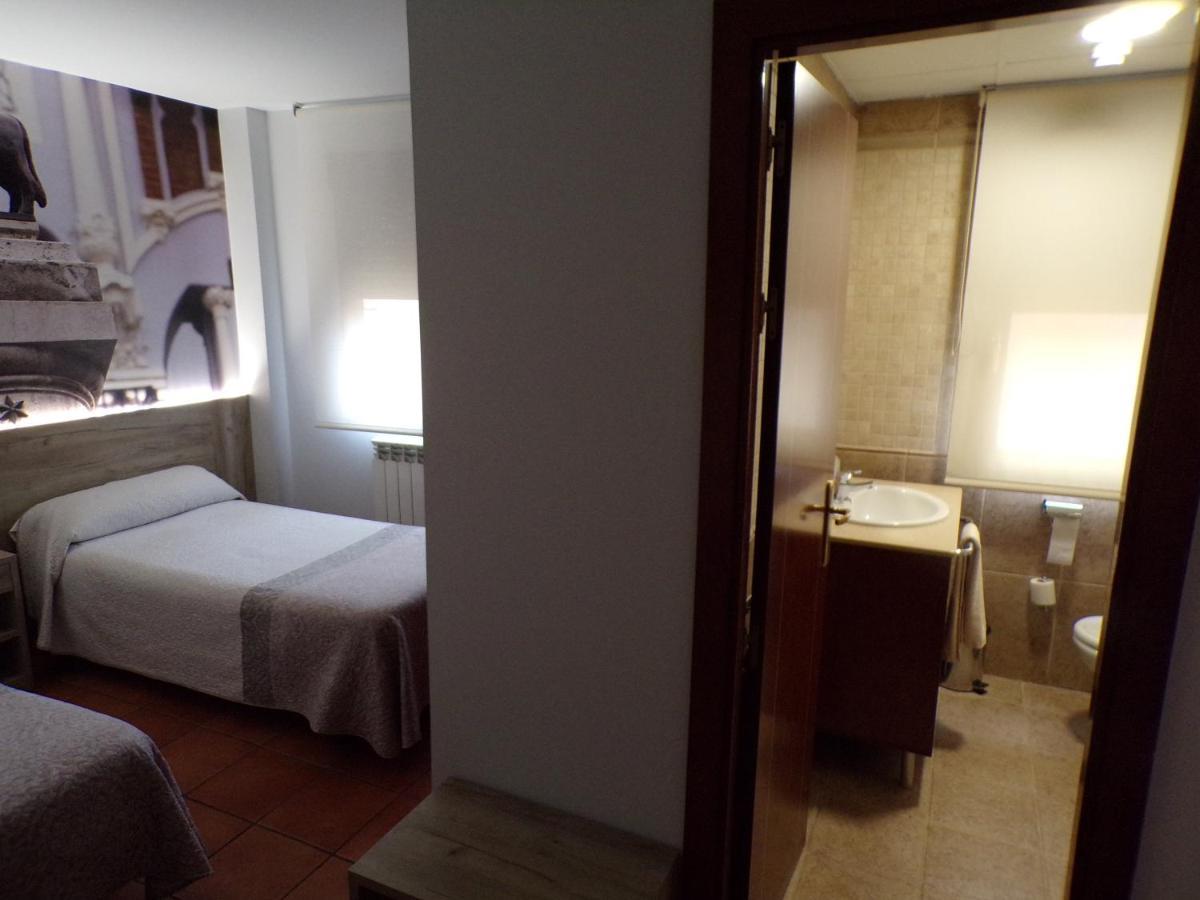 Hostal Serruchi テルエル エクステリア 写真