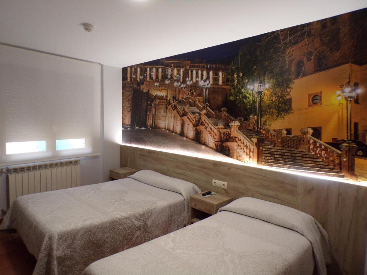 Hostal Serruchi テルエル エクステリア 写真
