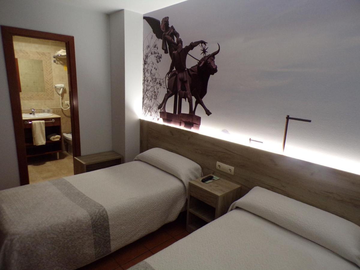 Hostal Serruchi テルエル エクステリア 写真