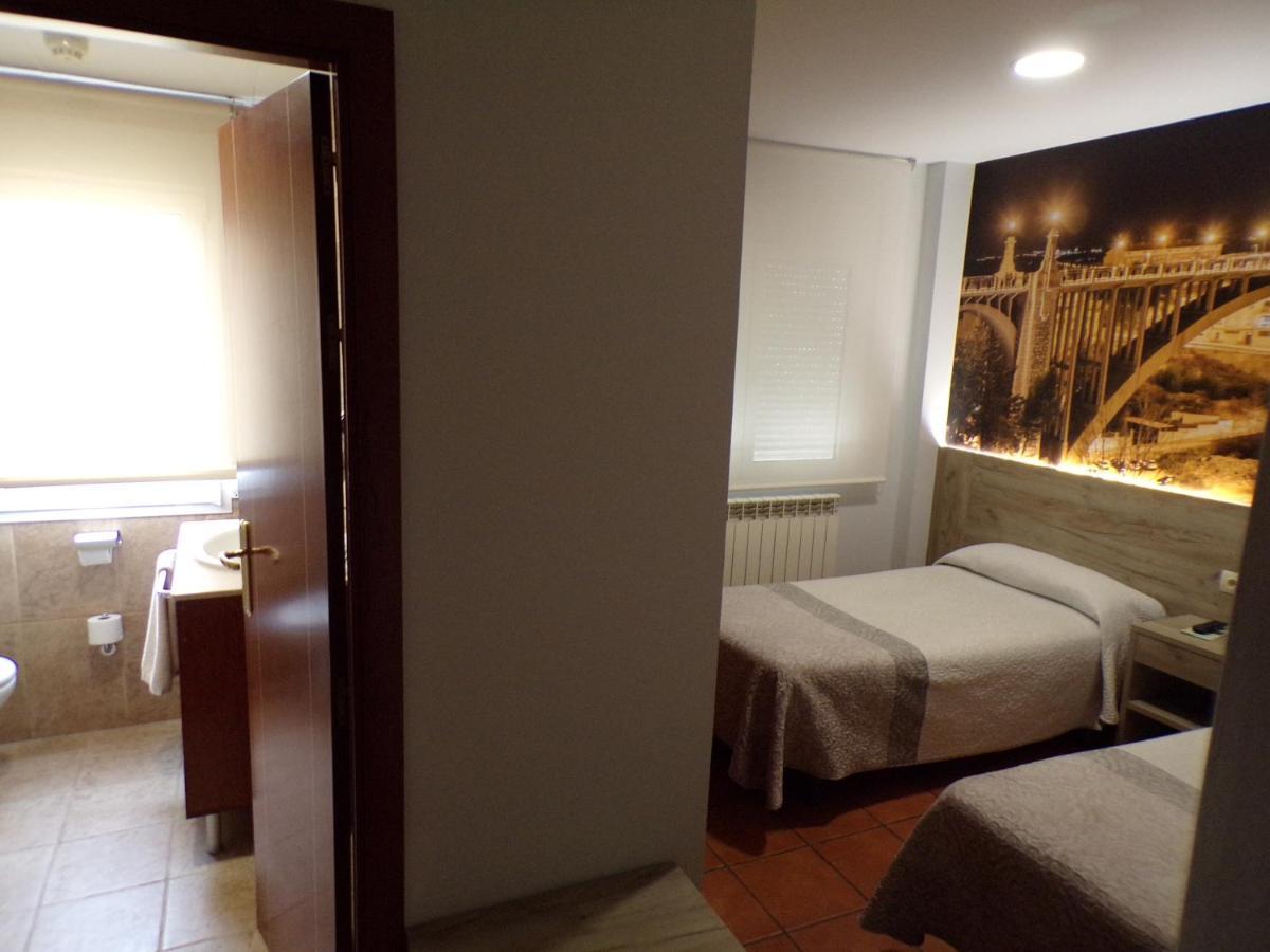 Hostal Serruchi テルエル エクステリア 写真