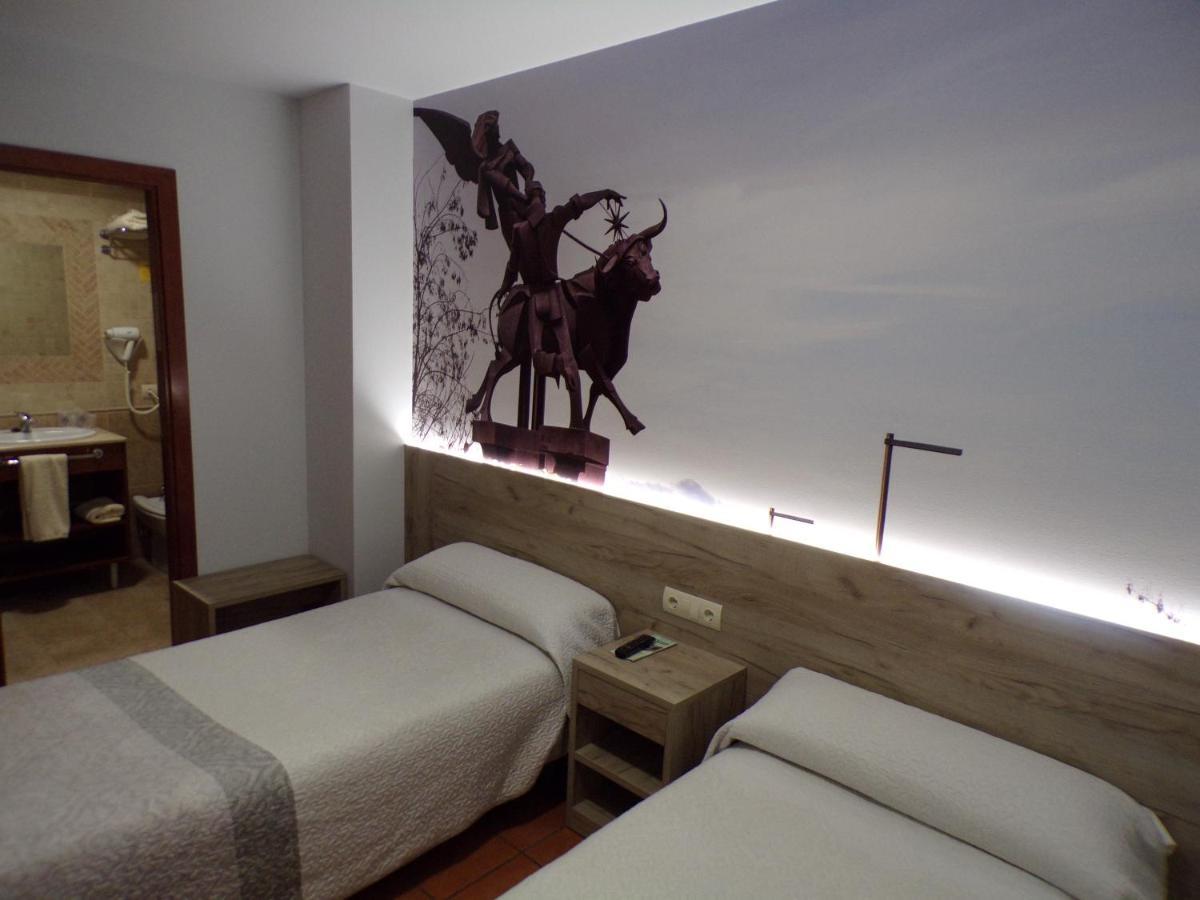 Hostal Serruchi テルエル エクステリア 写真