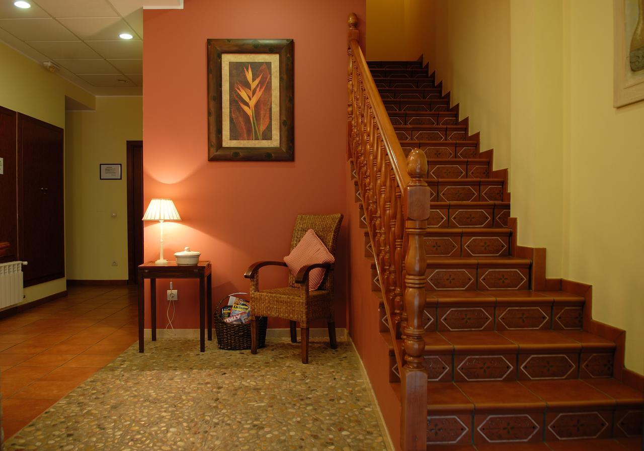 Hostal Serruchi テルエル エクステリア 写真